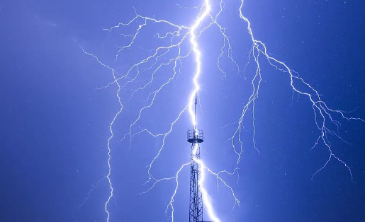 浪涌保護(hù)器-直擊雷電的危害